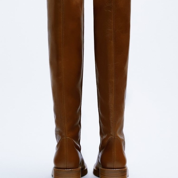 Zara SOLD OUT WIDE HEELED LEATHER BOOTS
Brown 1/1024/910/105/36 - Picture 3 of 3